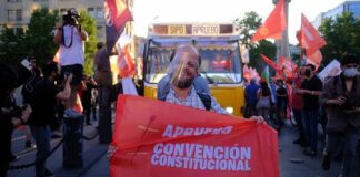 Chile define su futuro en una jornada electoral histórica