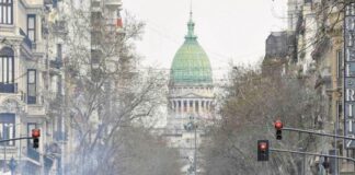 El gobierno escuchó los reclamos de la calle, pero sufre un golpe desde la Justicia