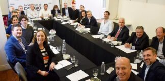 Juntos, una sobrepoblación de candidatos para un electorado extenso