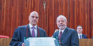 Lula recibi贸 su diplomatura, pero el bolsonarismo agita un golpe