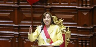 Boluarte se aísla y declara persona no grata a López Obrador