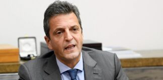 Massa anunció medidas para aumentar el consumo