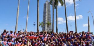 Miembros de una delegación de jóvenes a Cuba detenidos a su regreso a EE.UU