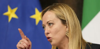 Meloni da marcha atr谩s con el impuesto a los bancos tras una fuerte presi贸n