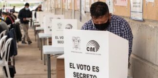 Ecuador elige presidente en medio de un clima de violencia