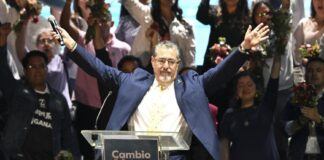 Ganó Arévalo y trae aires de esperanza en Guatemala