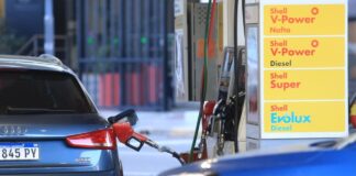 El gobierno congeló el precio del combustible hasta octubre