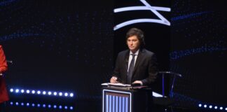 Milei moderó su discurso, pero prometió ajuste, dolarización y negó el cambio climático