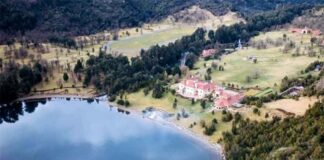 La familia judicial se cuida la espalda: todos sobreseídos por el viaje a la estancia de Joe Lewis