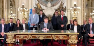 Reforma laboral vía DNU: indemnización, despidos, periodo de prueba y prohibición de paros