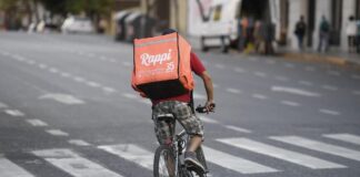 Estiman que el salario promedio cayó un 15% desde que asumió Milei