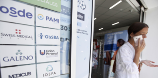 Otro freno a Milei: dictaron una cautelar para parar el aumento de las prepagas