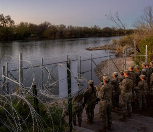 Crisis Política en Estados Unidos: Tensión entre Texas y el gobierno federal por el control de la frontera