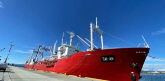 Polémica con un buque chino: Pesca ilegal y renuncias en Cancillería