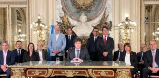 Villarruel convocó al Senado a discutir el MegaDNU