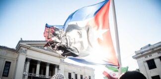 Jóvenes cubanos se solidarizan con los estudiantes detenidos en EE.UU. por manifestarse contra el genocidio que sufre palestina