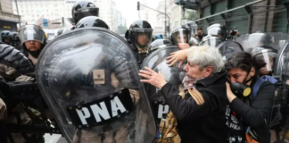 Represión en el Congreso: buscan imputar con delitos graves a los detenidos