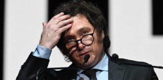 Tras el escándalo con los alimentos, la imagen negativa de Milei sube al 55%