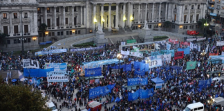 El oficialismo cedió con privatizar Aerolíneas Argentinas y eliminó el capítulo previsional