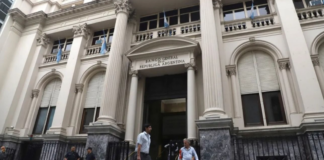 Desde Provincia sospechan que el oro que se llevó Caputo es para “conseguir dólares líquidos”