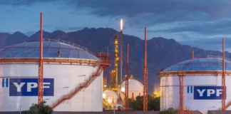 Milei quiere castigar a la provincia sacándole la planta de GNL, pero en Gobernación lo ponen en duda