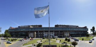 Milei contra la Salud Pública: despidió a 88 profesionales del Hospital Posadas