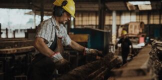 La economía no mejora y la industria profundiza su crisis