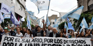 Con una perdida salarial del 50 por ciento del sueldo, trabajadores universitarios realizan 48 horas de paro