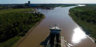 La motosierra de Milei pasó por la “Hidrovía”