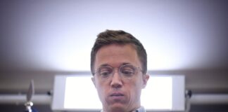 Conmoción en España: Iñigo Errejón deja la política tras una ola de acusaciones de violencia machista
