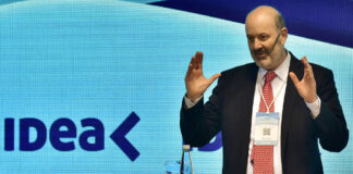 Sturzenegger anticipa una nueva etapa de ajuste en el Coloquio IDEA: “La deep motosierra está recién empezando”