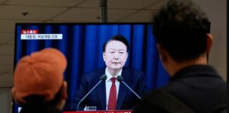 Crisis política en Corea del Sur: un fallido autogolpe, movilizaciones en las calles y pedidos de renuncia al presidente