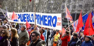 Paro general en Uruguay: “El pueblo primero Más trabajo y salario: mejor Uruguay”