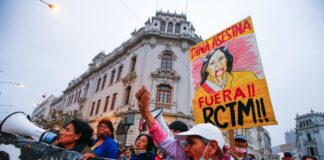 El Congreso peruano destituye a Boluarte por “incapacidad moral” y asume José Jerí en medio de una crisis de seguridad