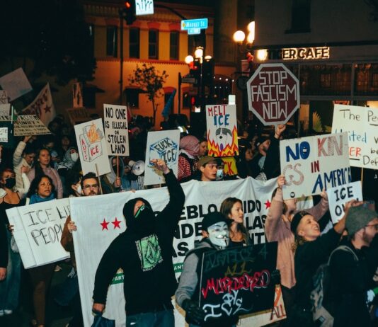 El movimiento contra ICE crece en EE.UU. tras el asesinato de una mujer en Minnesota