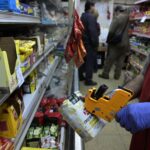 Después de diez meses de inflación en alza, algo se quebró en el humor social