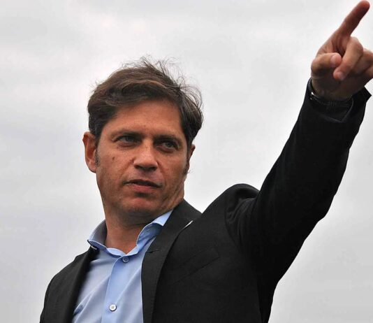 Kicillof le aplicará un impuesto de 2% a Betano, Betsson y otras apuestas online para financiar salud y educación